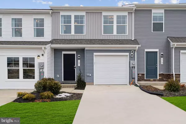 82 OLYMPUS RD, Charles Town, WV 25414