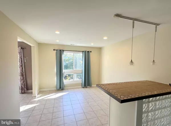 Silver Spring, MD 20906,3940 BEL PRE RD #3940-8