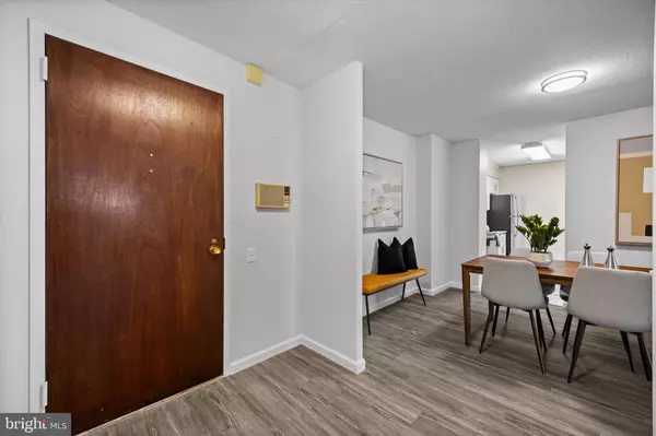 Philadelphia, PA 19102,1420 LOCUST ST #16C