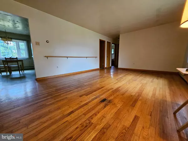 Tyrone, PA 16686,512 OAK LN