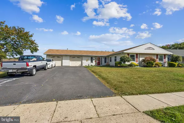 Willingboro, NJ 08046,2 EVERGREEN CT