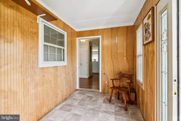 Willingboro, NJ 08046,2 EVERGREEN CT