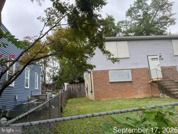 Fairmount Heights, MD 20743,5704 L