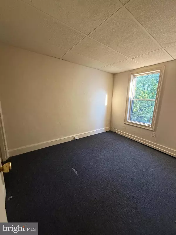 Norristown, PA 19401,427 E OAK ST