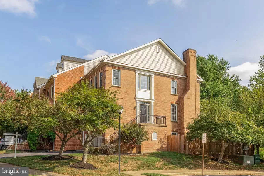 3015 FALLSWOOD GLEN CT, Falls Church, VA 22044