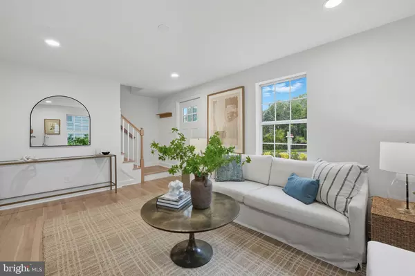 Falls Church, VA 22042,2825 WINCHESTER WAY