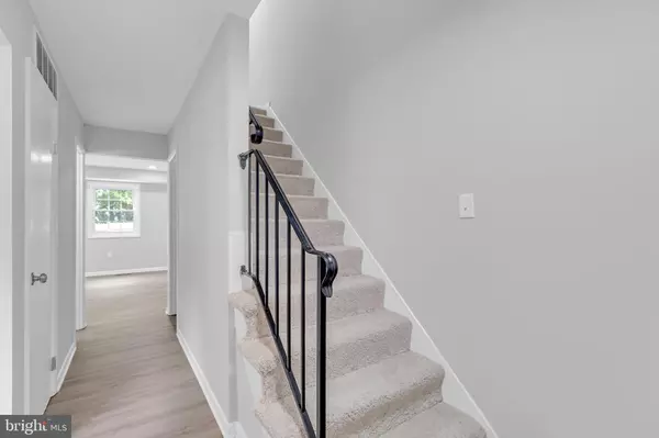 Lorton, VA 22079,7403 LARNE LN