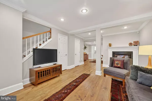 Washington, DC 20009,2261 12TH ST NW