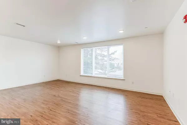 Philadelphia, PA 19128,6157-61 RIDGE AVE #207