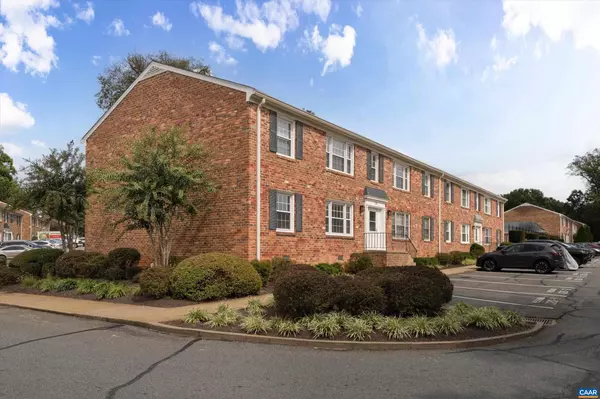 120 HESSIAN HILLS RDG #2, Charlottesville, VA 22901