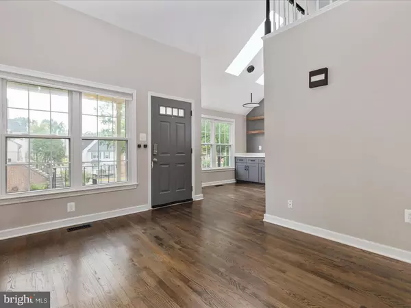 Burke, VA 22015,9420 WILLIAM KIRK LN