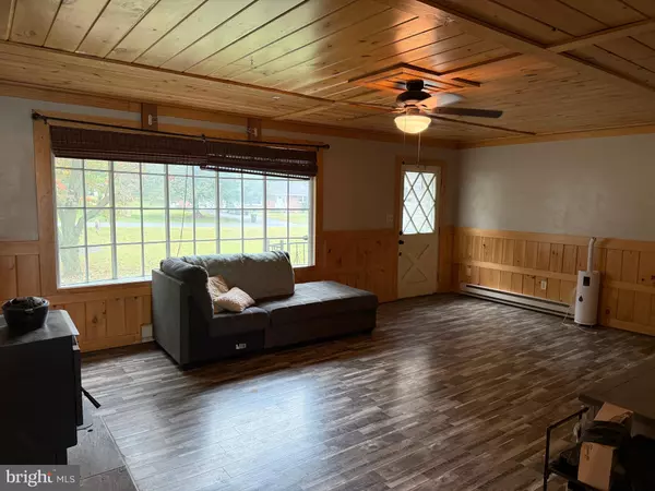 Mifflintown, PA 17059,292 MANBECK LN