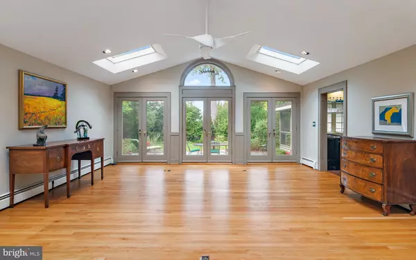 Annapolis, MD 21401,214 WARDOUR DR