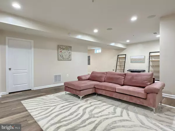 Waldorf, MD 20603,10583 FRASIER FIR LN