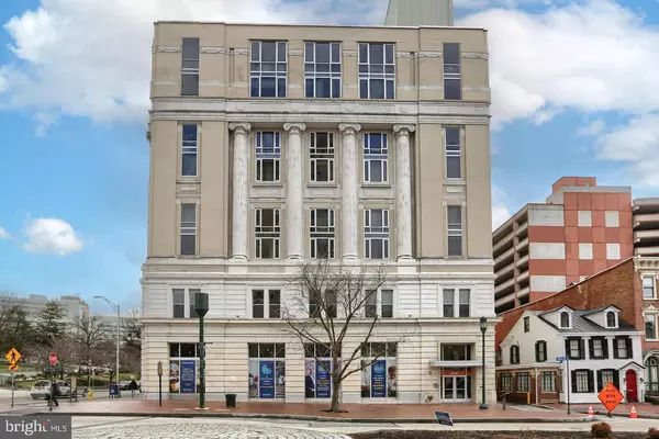 Harrisburg, PA 17101,231 STATE ST #204