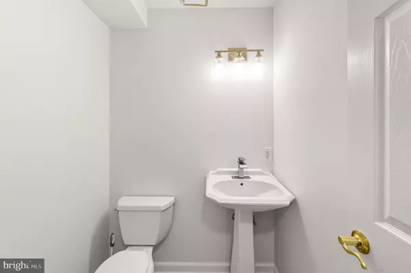 Chantilly, VA 20152,25541 GWYNNETH SQ