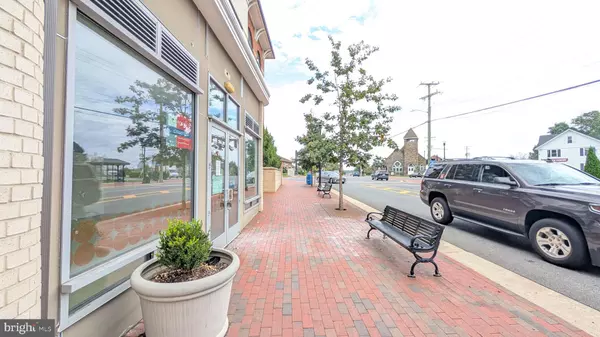 Herndon, VA 20170,702 ELDEN ST #A