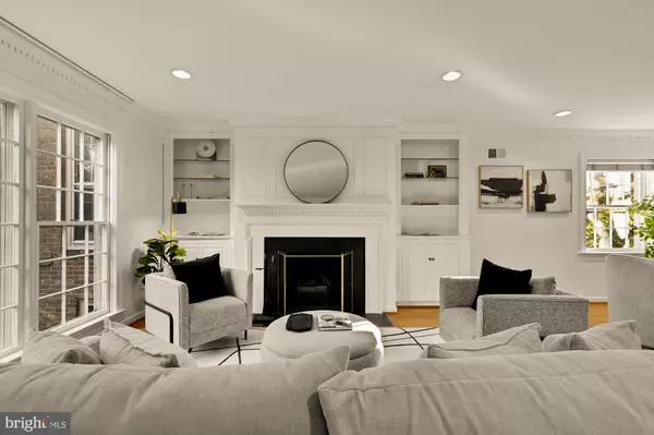 Bethesda, MD 20816,4939 CRESCENT ST #C18