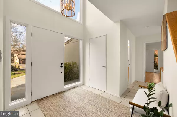 Potomac, MD 20854,8809 HIDDEN HILL LN