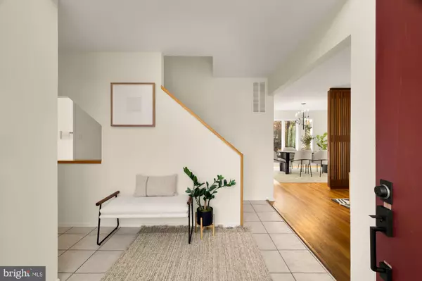 Potomac, MD 20854,8809 HIDDEN HILL LN