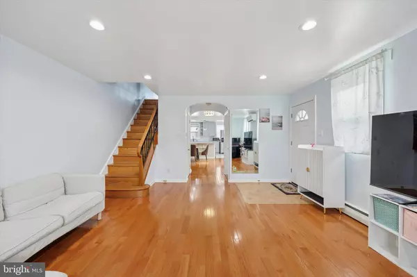 Philadelphia, PA 19111,915 BRIGHTON ST