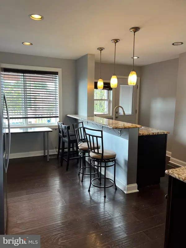 Baltimore, MD 21225,213 ARUNDEL RD W