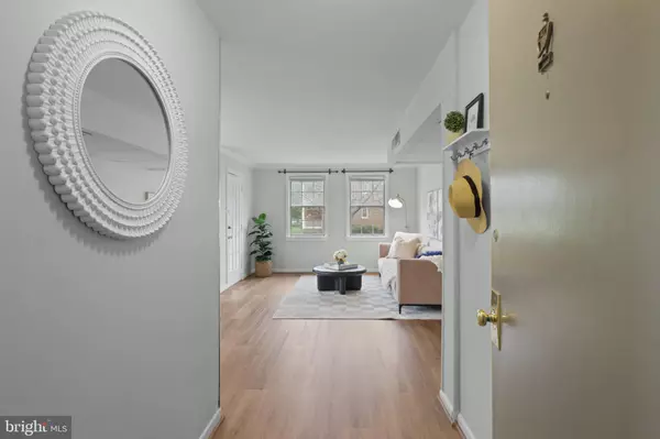 Alexandria, VA 22307,6613 E WAKEFIELD DR #A1