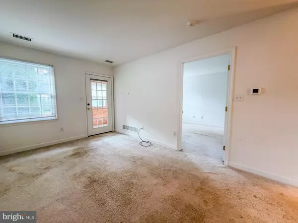 Newark, DE 19713,23 E VILLAGE RD