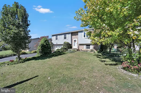 1105 SHOWERS LN, Reading, PA 19605