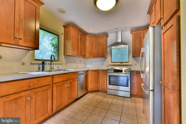 Conshohocken, PA 19428,2029 PADDOCK LN