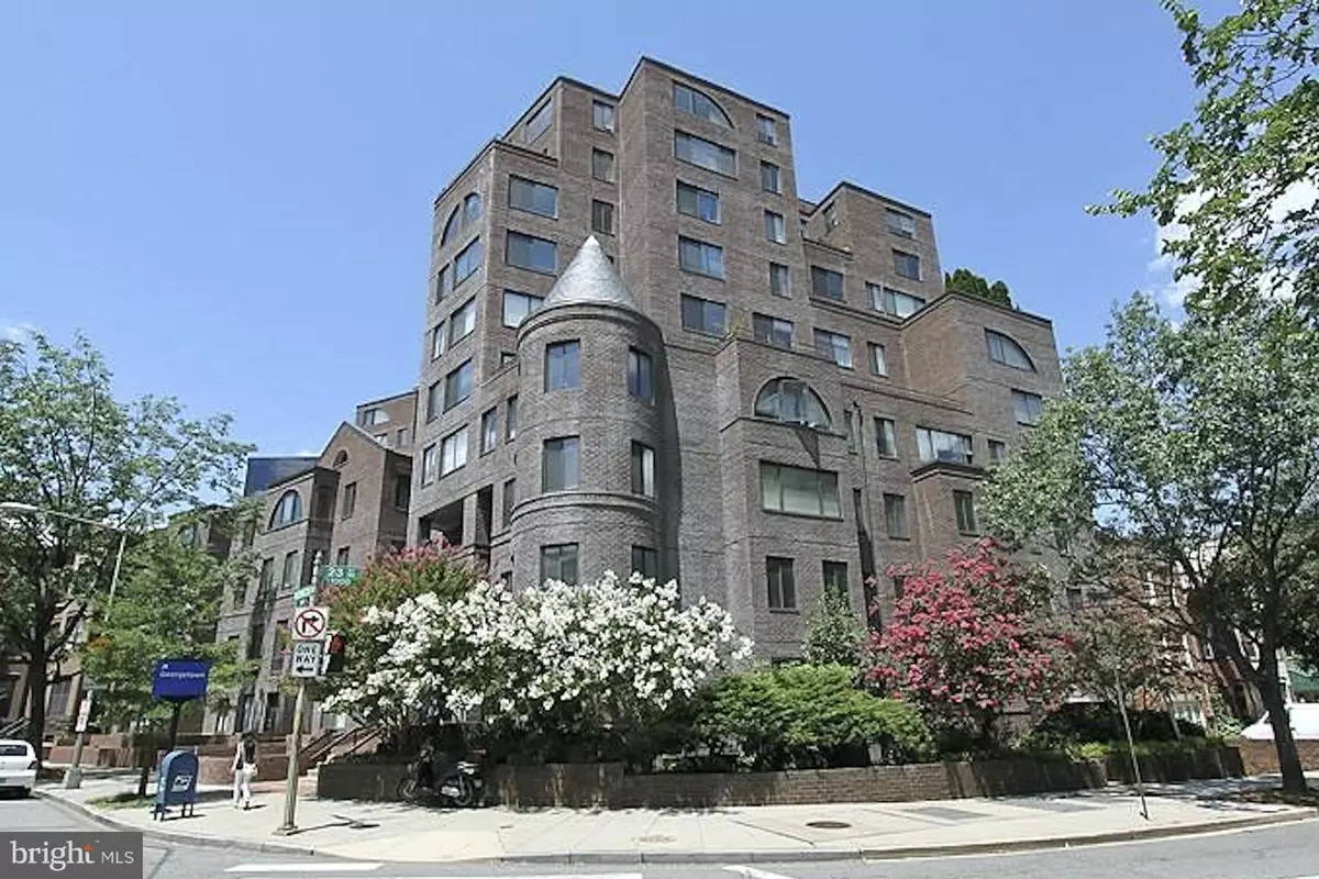 Washington, DC 20037,3 WASHINGTON CIR NW #704