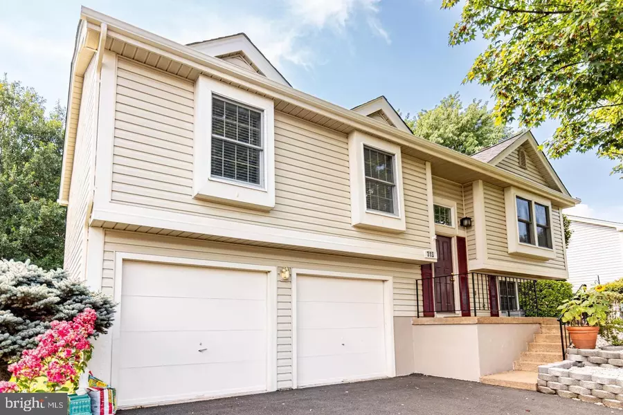 313 SAMANTHA DR, Sterling, VA 20164