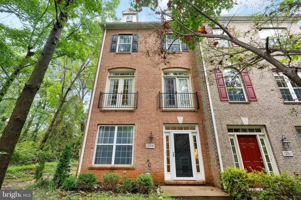 12045 OVERBRIDGE LN, Fairfax, VA 22030