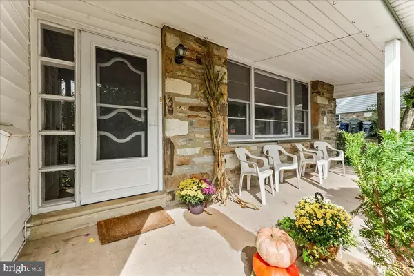 Jenkintown, PA 19046,604 PINE TREE