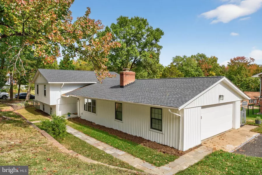 2 PAWNEE DR, Fredericksburg, VA 22401