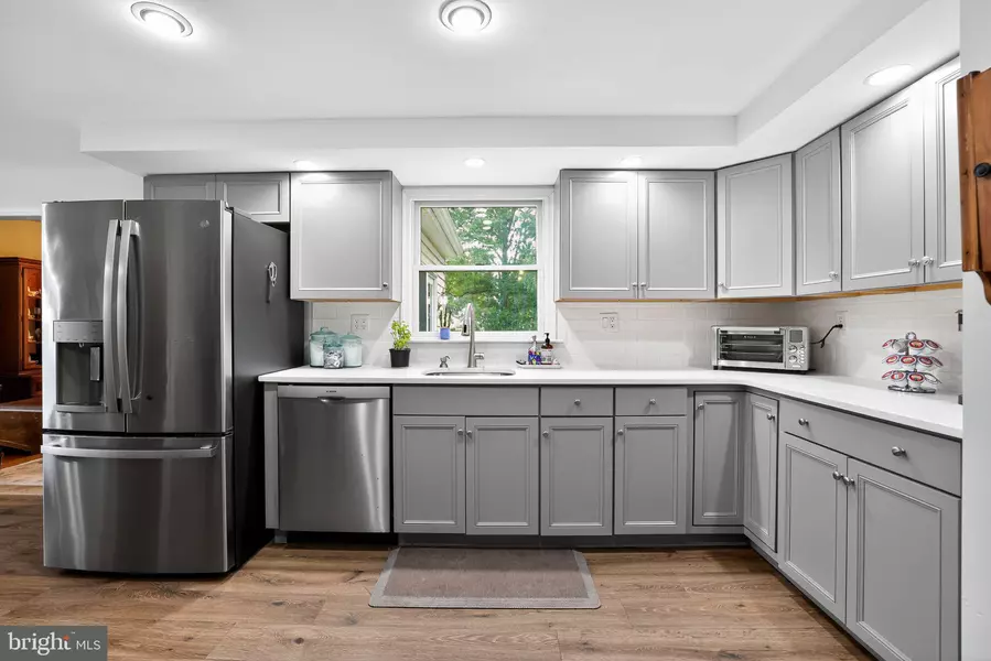 69 BETH DR, Richboro, PA 18954