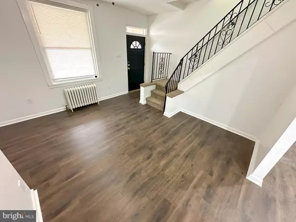 Philadelphia, PA 19121,1953 N HOLLYWOOD ST