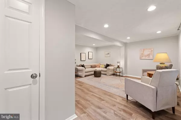 Springfield, VA 22153,7310 GLENDOWER CT