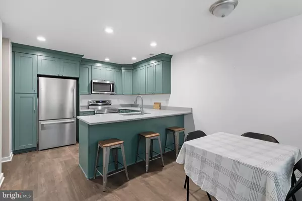 Henrico, VA 23238,12300 POPLAR FOREST DR