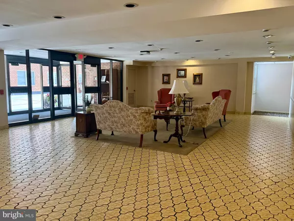 Haddonfield, NJ 08033,203 HADDONFIELD CMNS