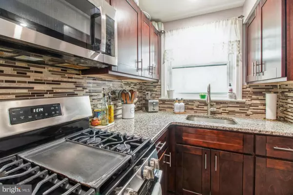 Camden, NJ 08105,608 RARITAN ST