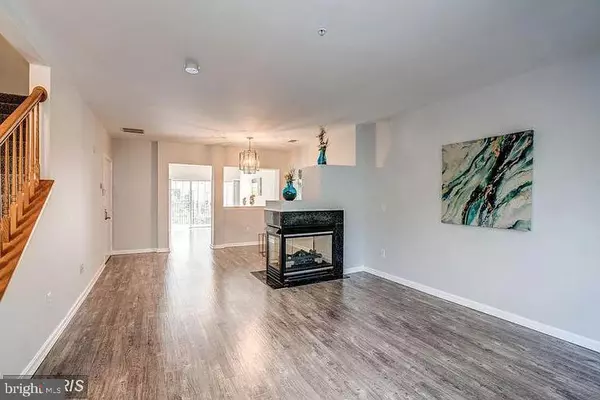 Vienna, VA 22182,1591 LEEDS CASTLE DR #202
