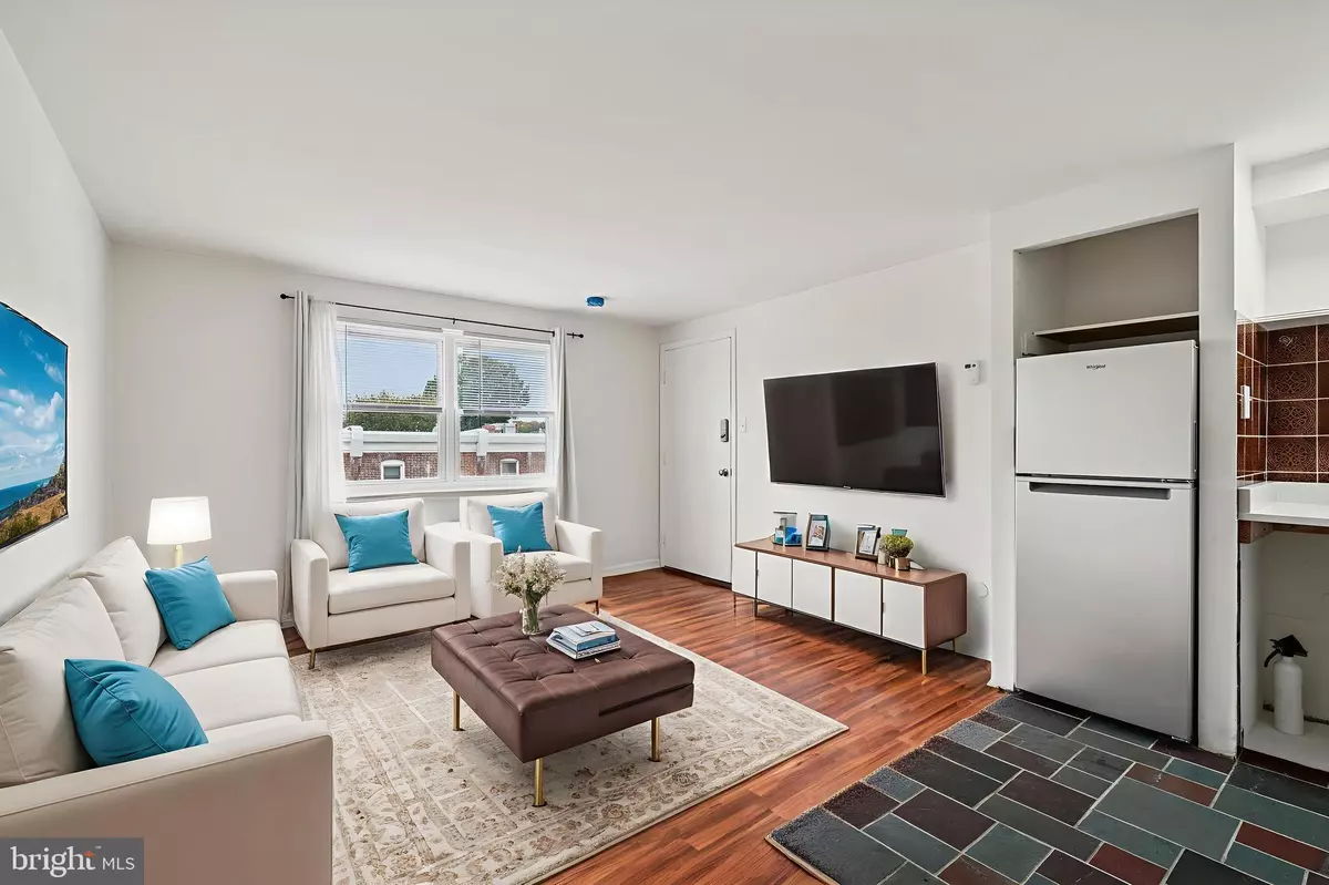 Philadelphia, PA 19128,409 NAOMI ST #2