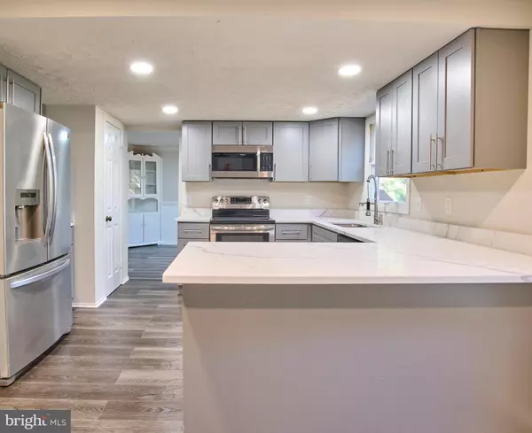 Herndon, VA 20171,13032 MONTEREY ESTATES DR