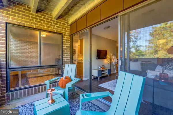 Reston, VA 20190,11260 CHESTNUT GROVE SQ #339