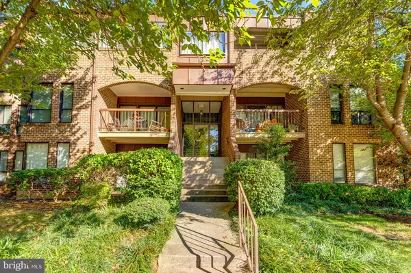 11260 CHESTNUT GROVE SQ #339, Reston, VA 20190