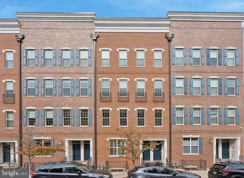 2407 BAINBRIDGE ST, Philadelphia, PA 19146