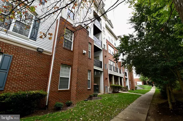 Fairfax, VA 22030,11503 SPERRIN CIR #305