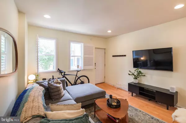 Philadelphia, PA 19130,752 N UBER ST