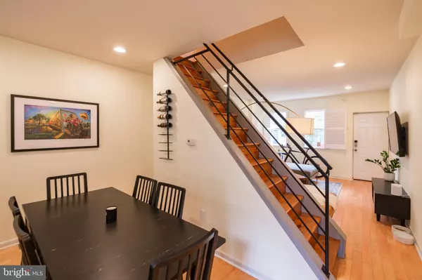 Philadelphia, PA 19130,752 N UBER ST